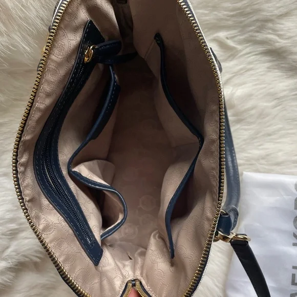 Michael Kors Cindy Medium Dome Satchel - Picture 9 of 10